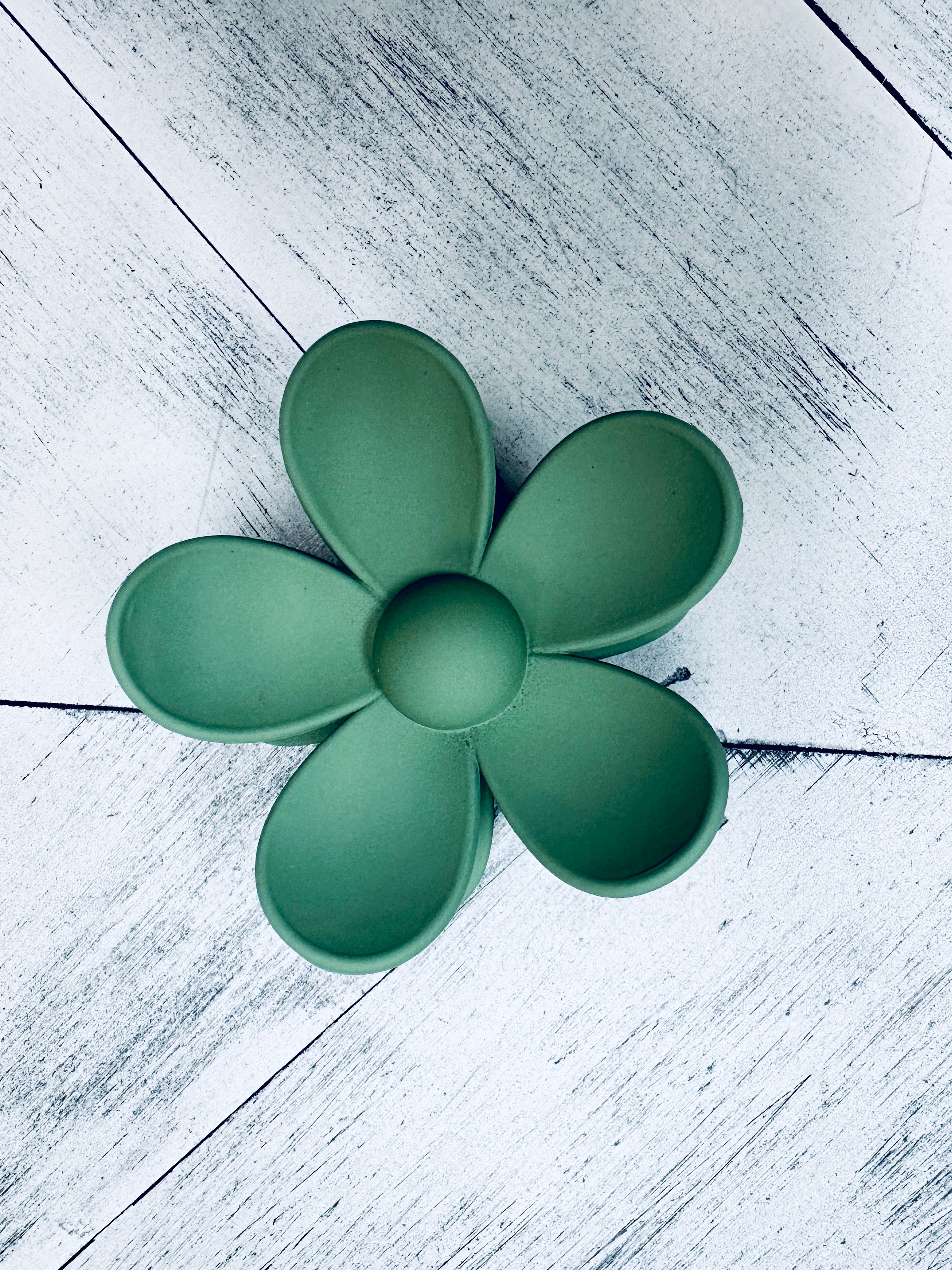 Daisy Matte Claw Clips