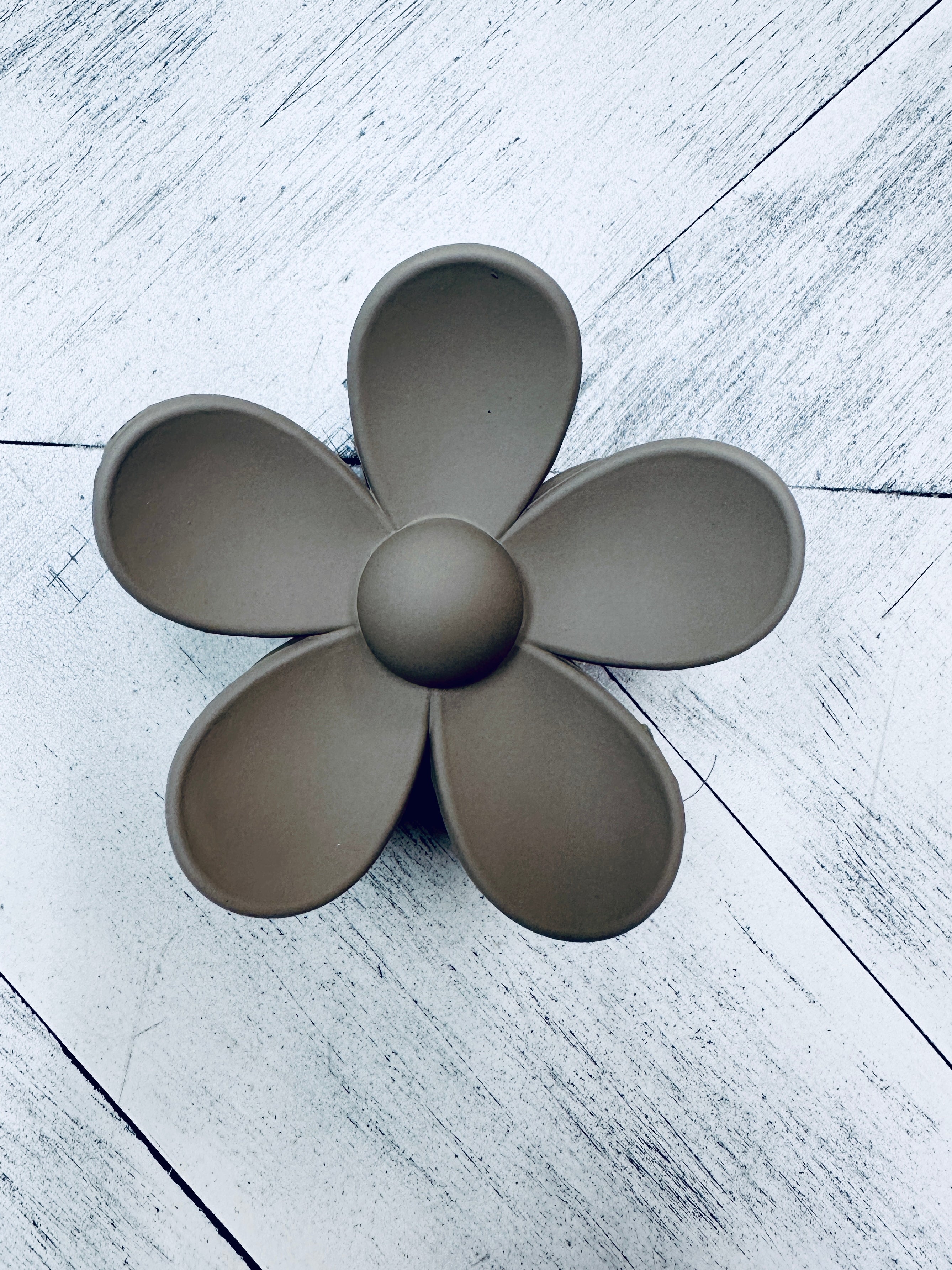 Daisy Matte Claw Clips