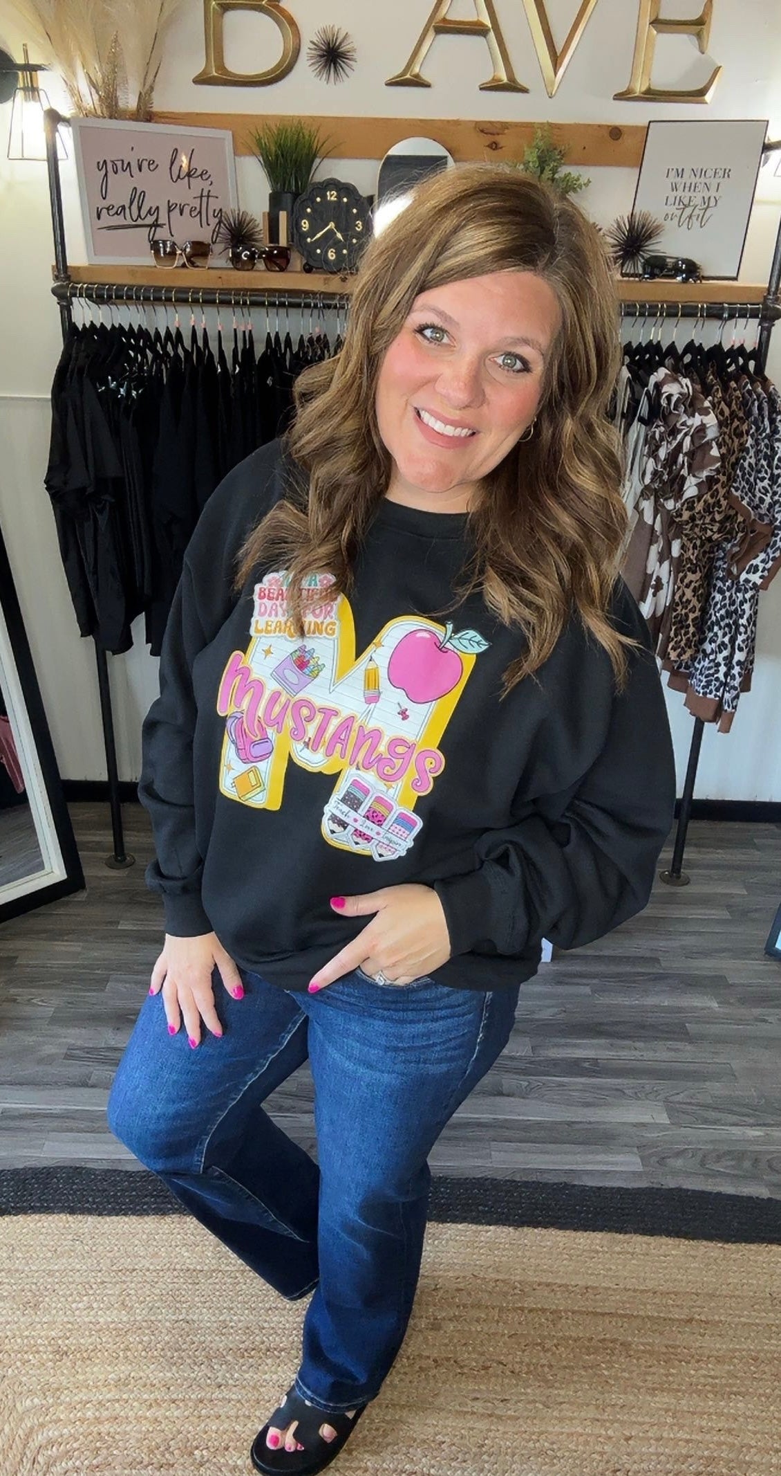 Black "Mustangs" School Graphic Sweatshirt