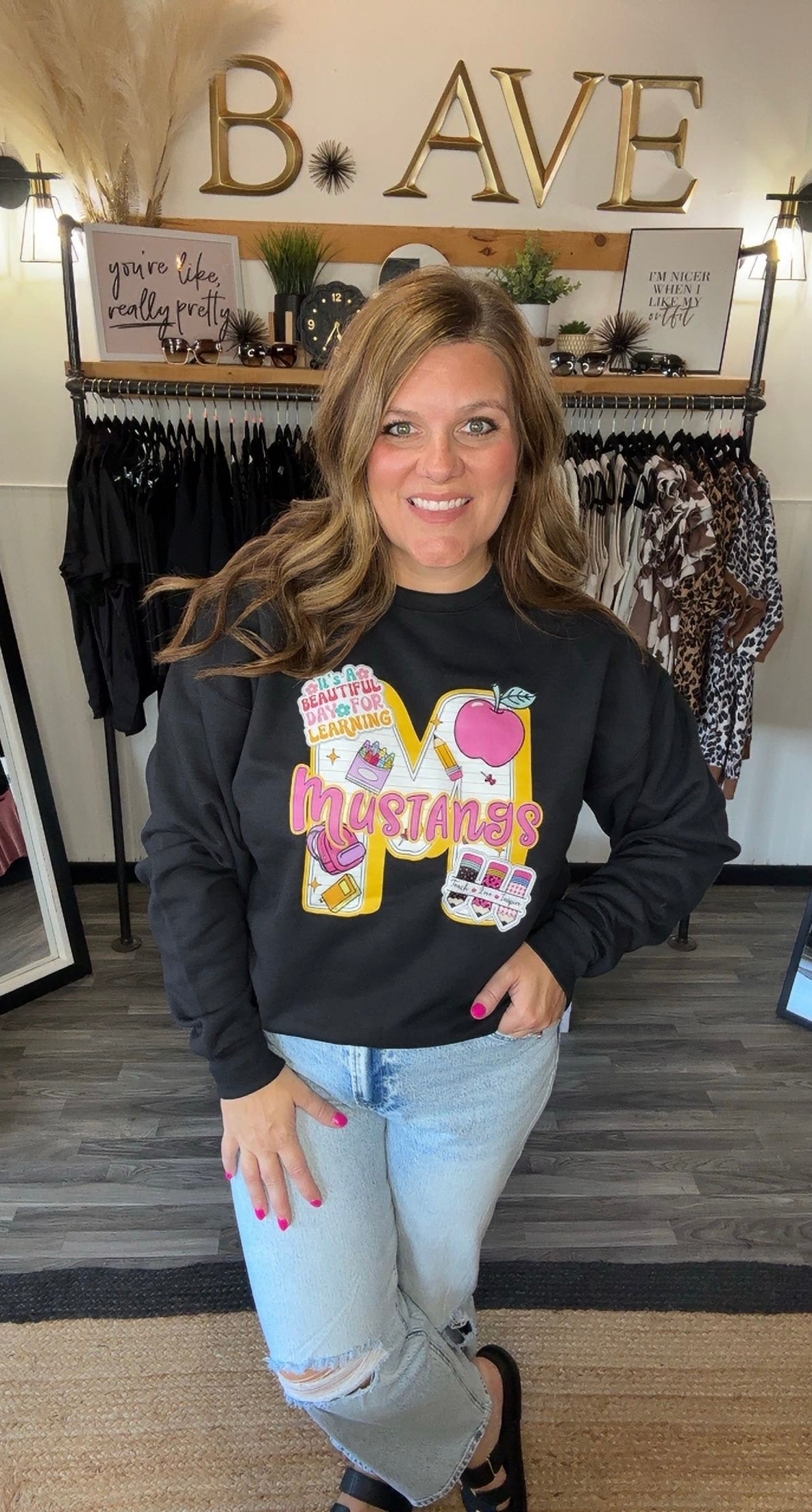 Black "Mustangs" School Graphic Sweatshirt