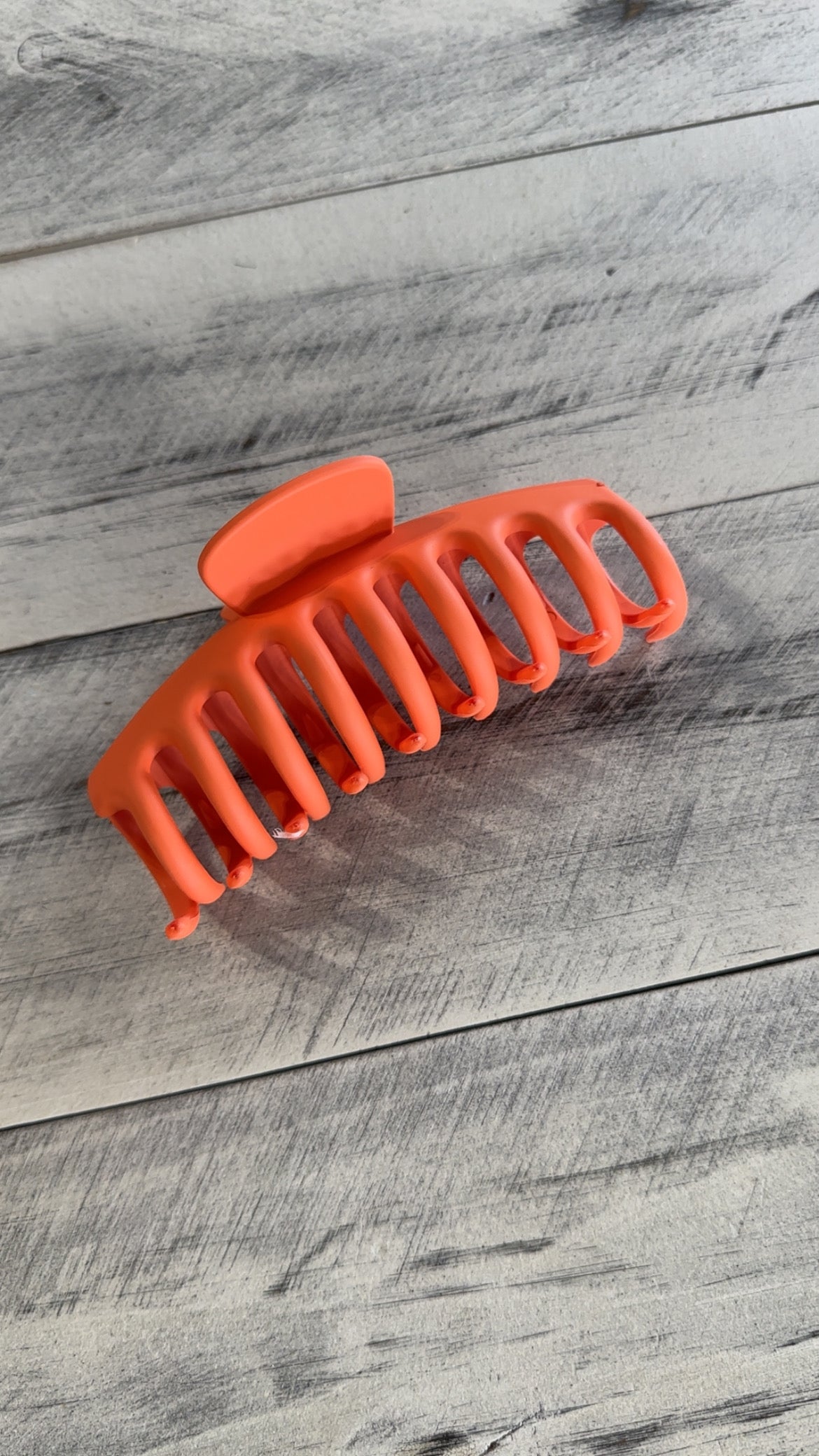 Large Matte Hair Claw Clip