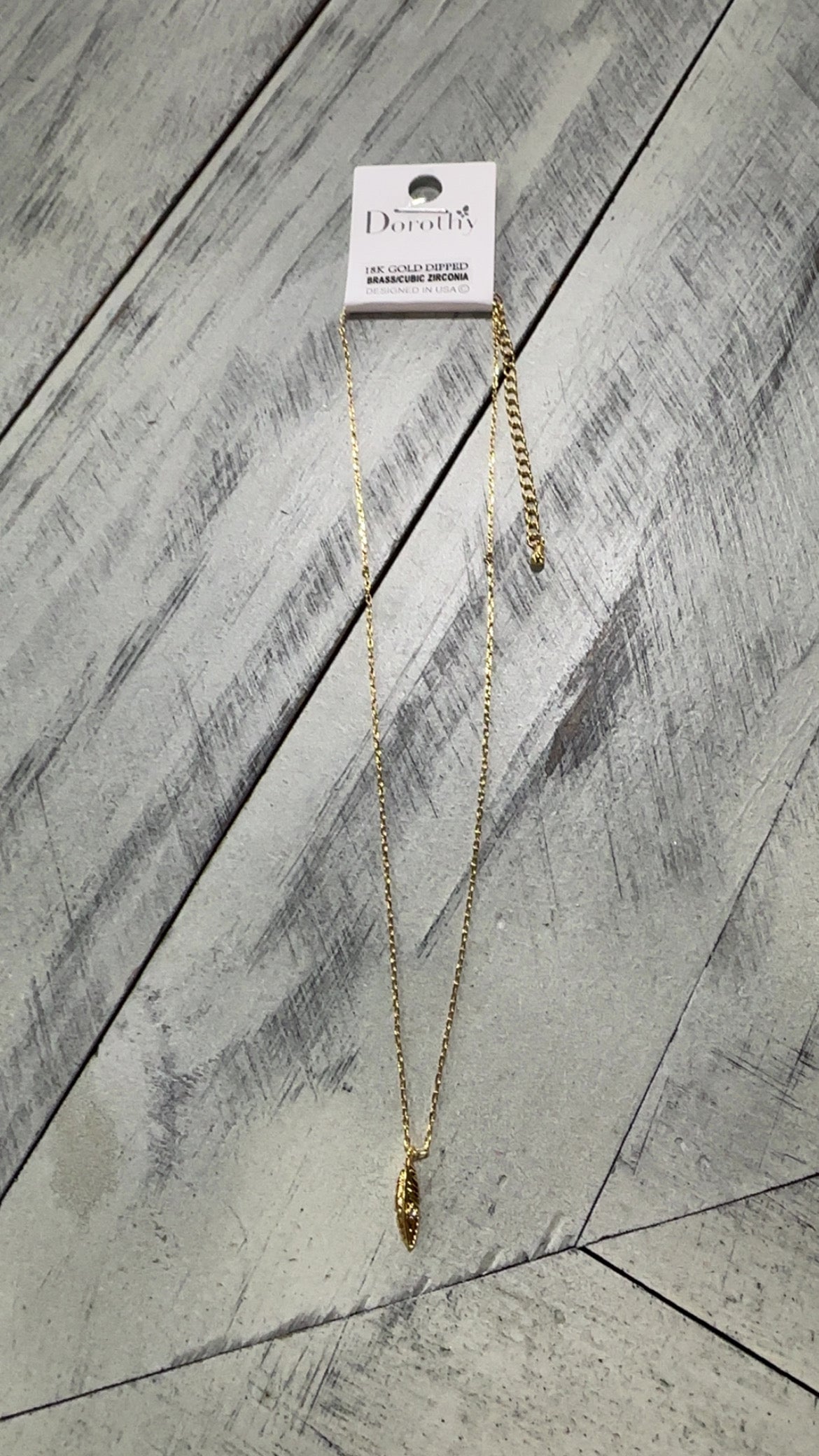 Dainty Gold Feather Pendant Necklace
